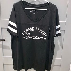 TORRID T-Shirt NEW Women’s Size 2